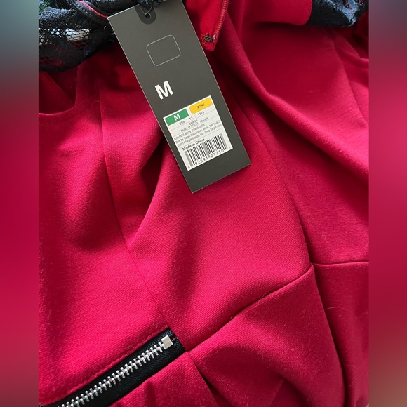 NWT Red cap sleeve dress with lace and zipper detailing. - Picture 4 of 6